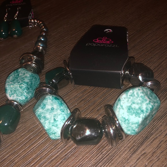 Blue Turquoise Necklace, Earring & Bracelet Set - Picture 4 of 4